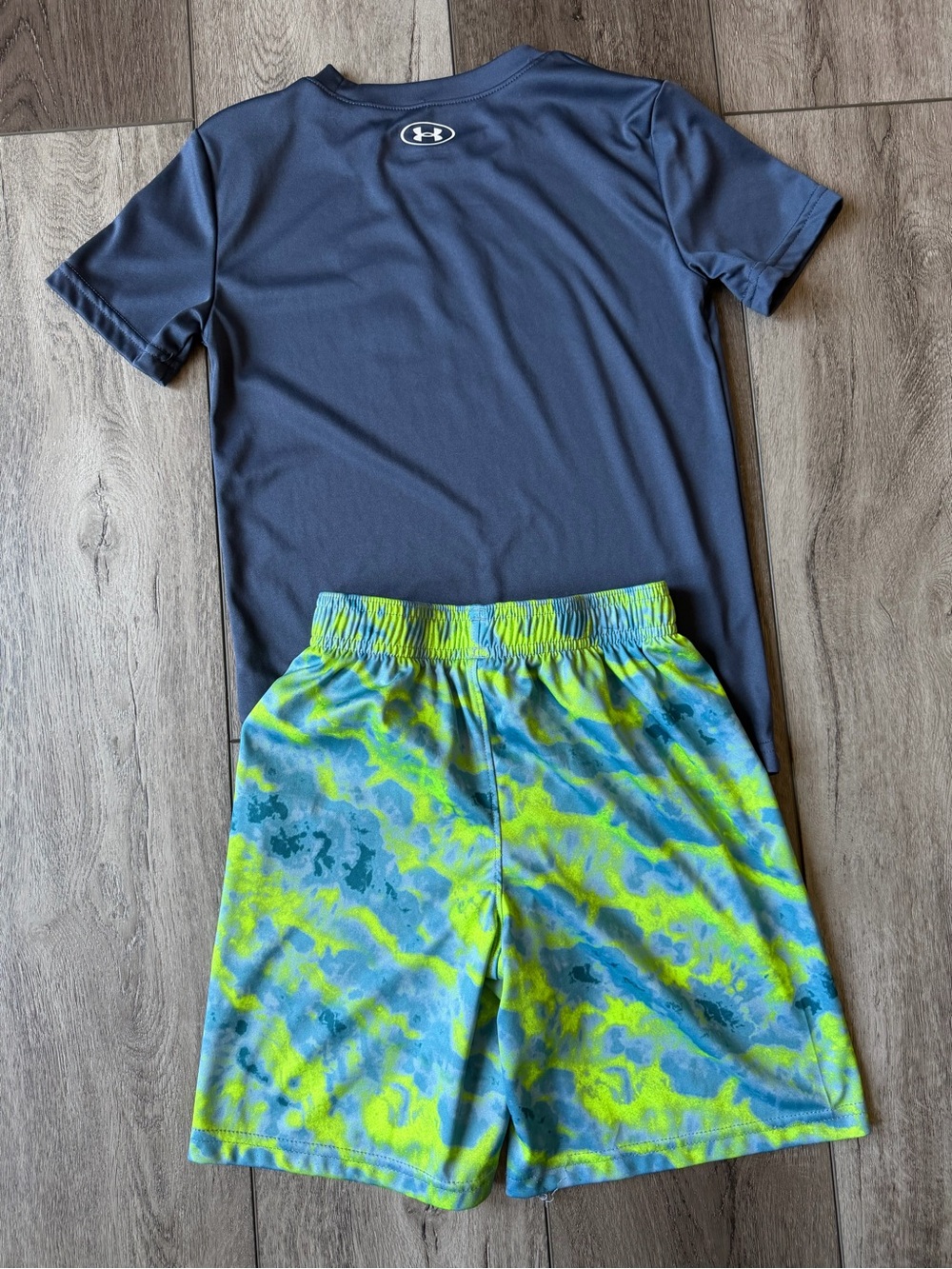 Under Armour Navy Tee with Neon Green-Blue Camo Shorts (7) - Picture 6 of 6